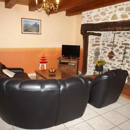 Maison De Caractere Renovee Au Coeur Du Cantal Avec Jardin Clos, Cheminee Et Wifi - 6 Pers - Fr-1-742-476 Vitrac (Cantal)