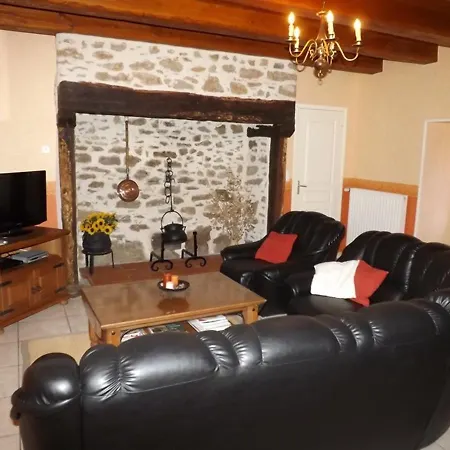 Maison De Caractere Renovee Au Coeur Du Cantal Avec Jardin Clos, Cheminee Et Wifi - 6 Pers - Fr-1-742-476 * Vitrac (Cantal)
