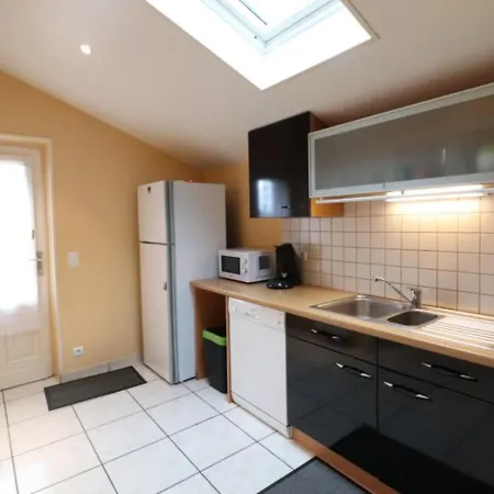 Maison De Caractere Renovee Au Coeur Du Cantal Avec Jardin Clos, Cheminee Et Wifi - 6 Pers - Fr-1-742-476 * Vitrac (Cantal)
