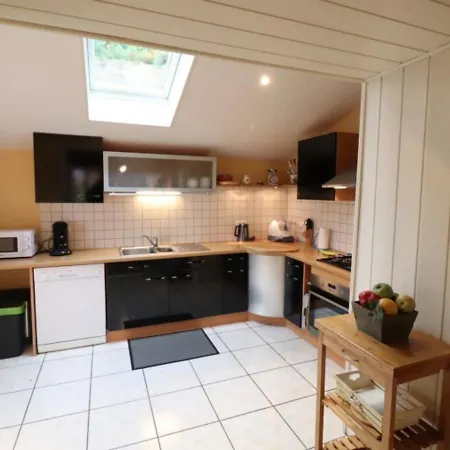 Дом отдыха Maison De Caractere Renovee Au Coeur Du Cantal Avec Jardin Clos, Cheminee Et Wifi - 6 Pers - Fr-1-742-476 Vitrac (Cantal)