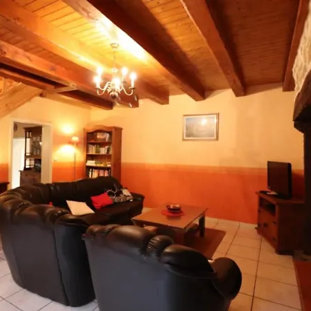 Maison De Caractere Renovee Au Coeur Du Cantal Avec Jardin Clos, Cheminee Et Wifi - 6 Pers - Fr-1-742-476 Дом отдыха *