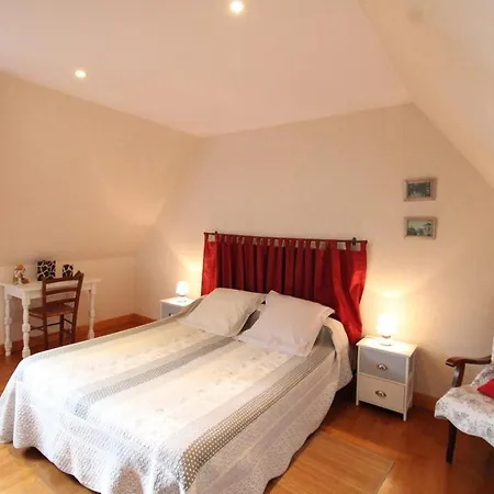 Maison De Caractere Renovee Au Coeur Du Cantal Avec Jardin Clos, Cheminee Et Wifi - 6 Pers - Fr-1-742-476